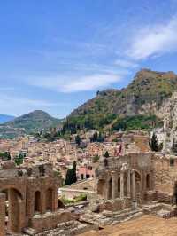 Taormina is majestic 🏛️