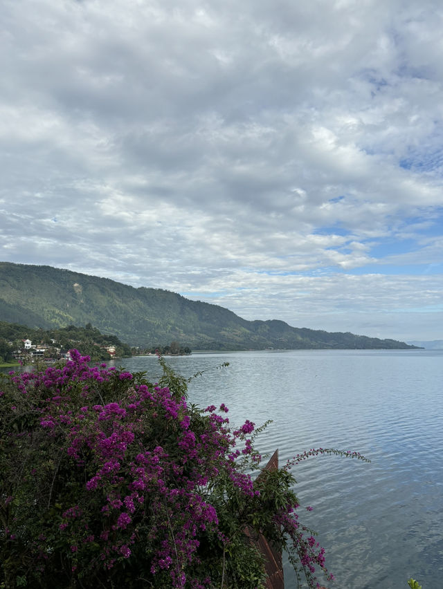 Lake Toba -世界一のカルデラ湖-