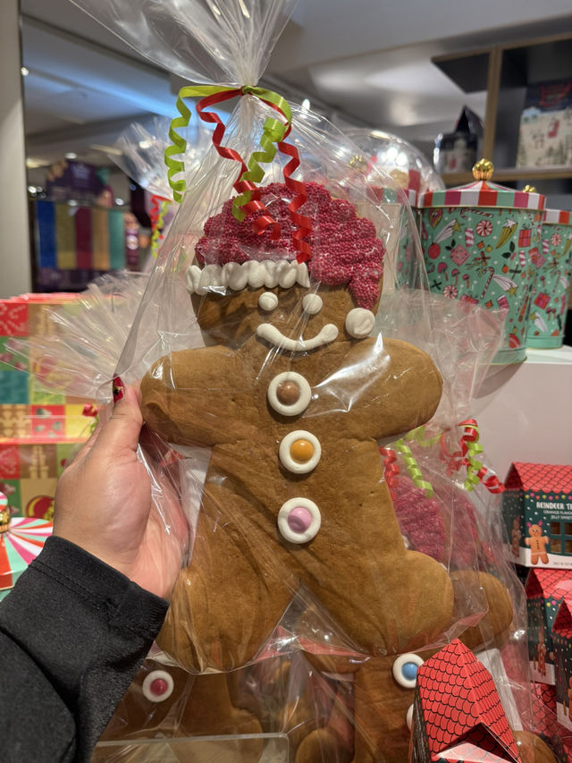 Adorable Christmas cookies, gingerbread men and houses for sale.