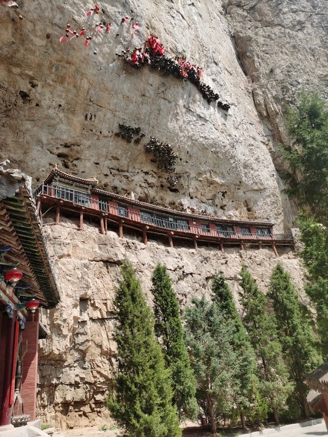 綿山龍頭寺|因雙龍顯靈而改名。