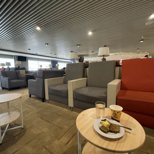 Saphire Lounge: Travel Bliss Found!