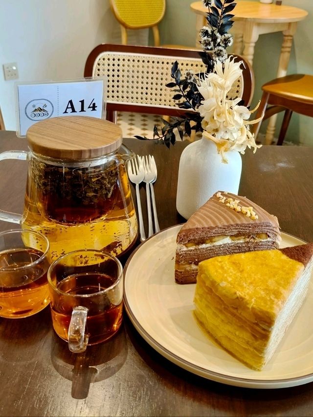 Discover Cafe Hopping Mile crepe cake @MRT Pasar Seni