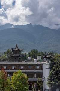 大理古城紅龍井酒店，一座酒店俯瞰一座城