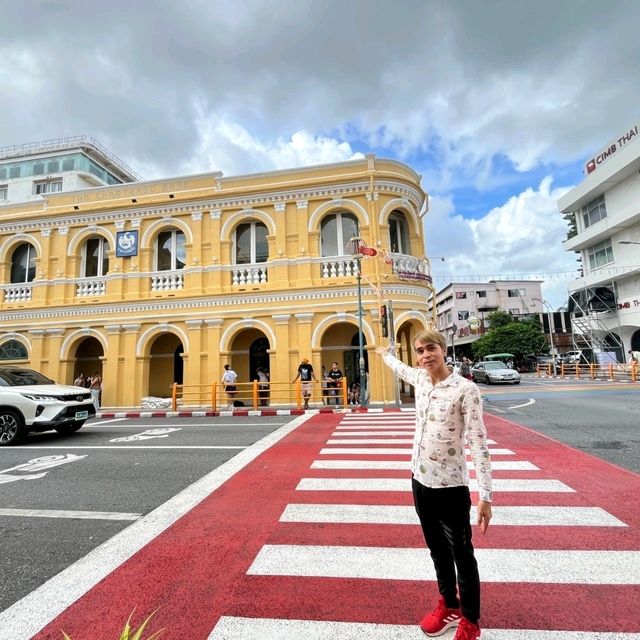 ชมอาคารชิโนโปรตุกีสย่านเมืองเก่าภูเก็ต