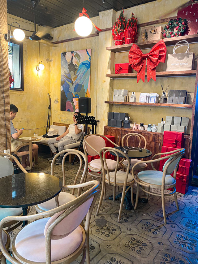 Cutesy Café in Hoi An Anxient Town