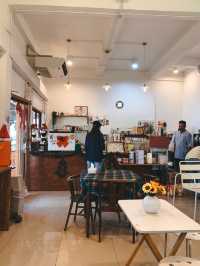 The weekend 'cafe : Phichit