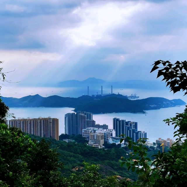 香港大學•龍虎山•太平山頂