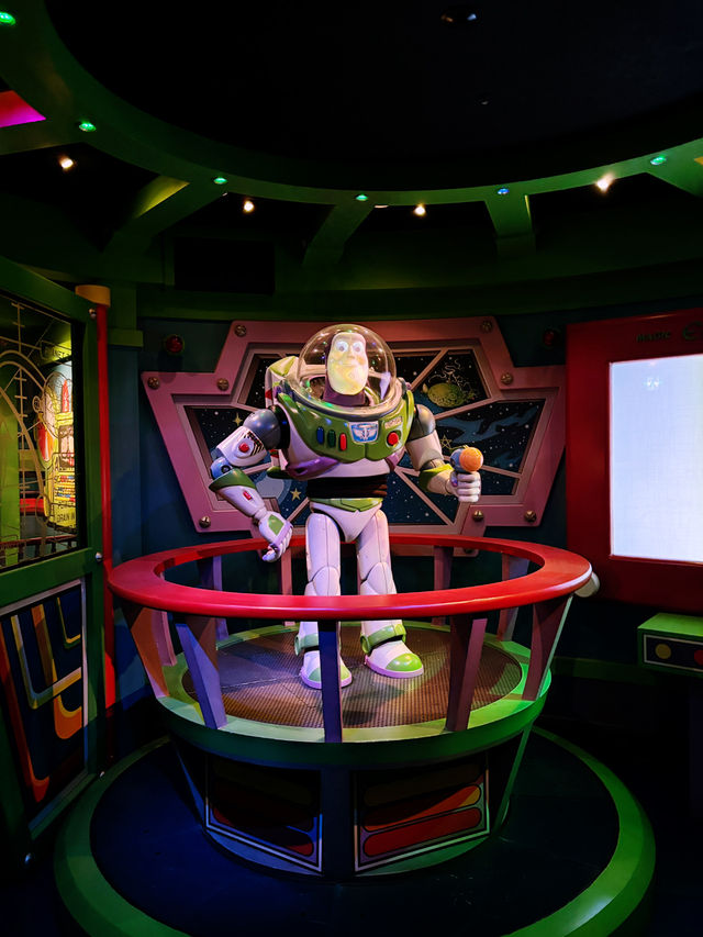 รีวิวเครื่องเล่น Buzz Lightyear Astro Blasters