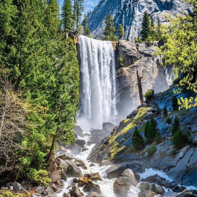 Yosemite National Park Natural scenarios With  fantastic Beauty of place 