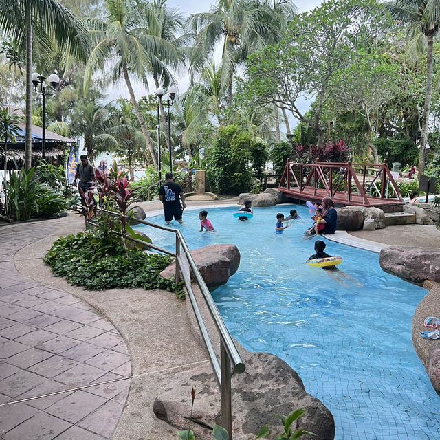 โรงแรม Rainbow Paradise Beach Resort Penang 