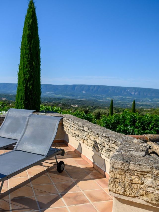 🌟✨ Gordes Getaway: Luxe Comfort & Scenic Bliss 🏞️🛎️