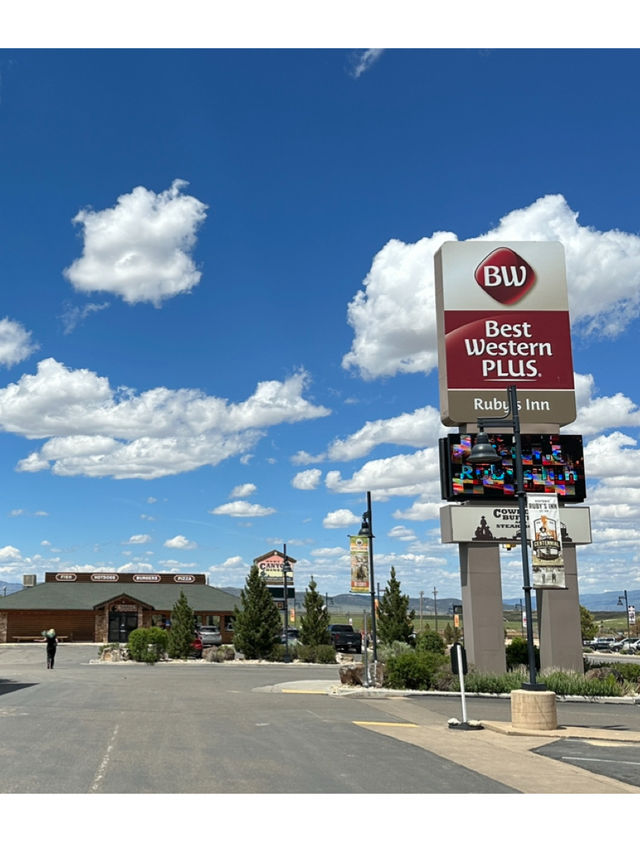 🇺🇸 Ruby's Inn Cowboy's Buffet & Steak Room