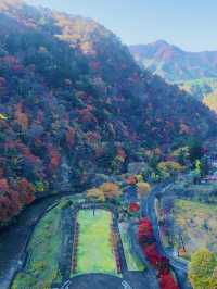 【群馬×秋】  《奥四万湖》   真っ赤な紅葉と四万ブルーの絶景