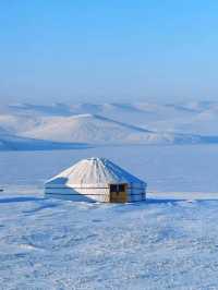 Hulunbuir Grassland in Winter: A Snowy Wonderland