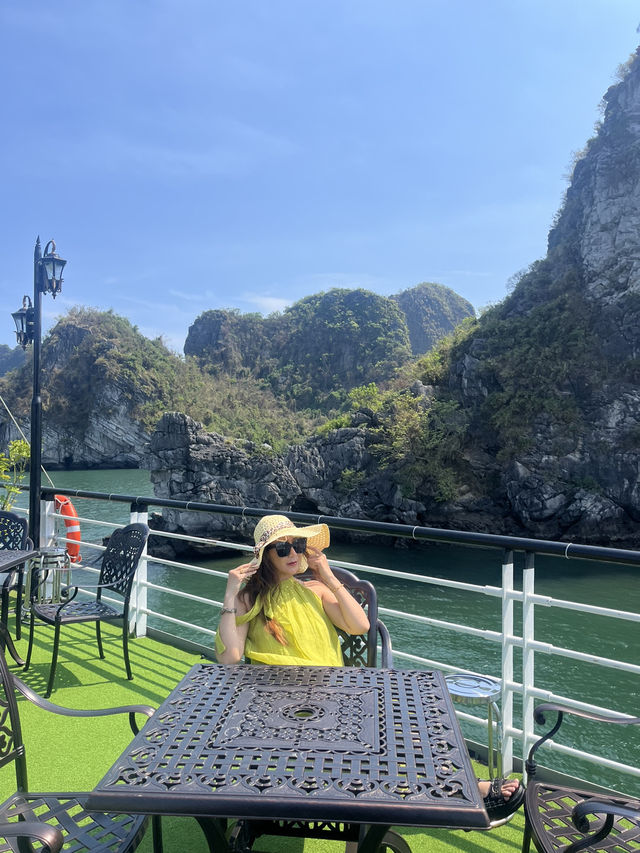 Ha Long Bay, beautiful island