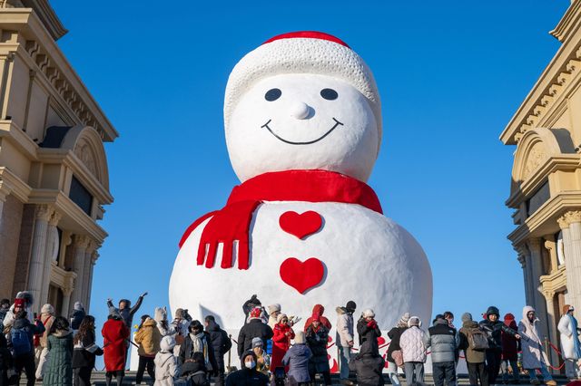 專屬於冰城的「網紅」大雪人又又又亮相了