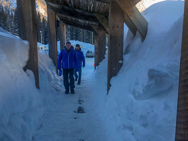 置身雪國：冰天雪地遊班夫