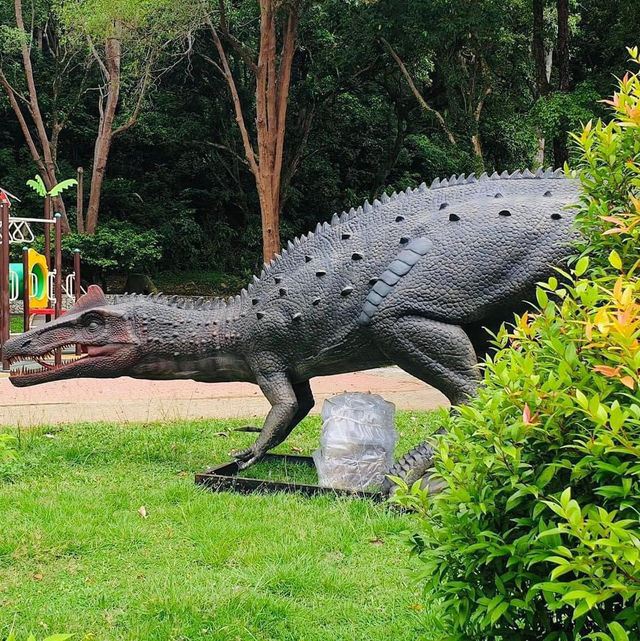 Dinosour Encounter Zoo Teruntum