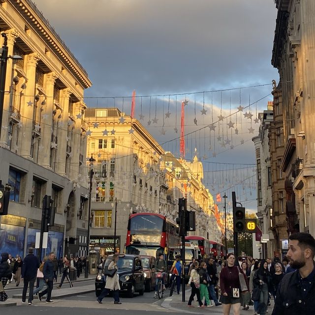 Early Festive Glow: Oxford Street’s Christmas Transformation