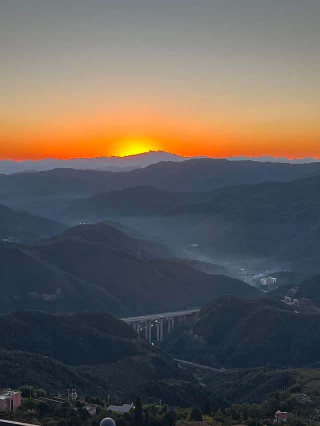 火鍋、啤酒、老友、日落