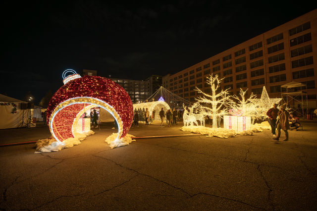 Discover the Christmas Night Market at Row DTLA