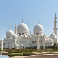 😍 MESMERIZING 82 Dome Mosque in Abu Dhabi 🇦🇪