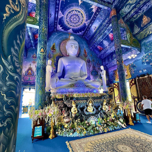 The Enchanting Blue Temple of Chiang Rai