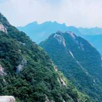 Conquering Bukhansan: A Hiker’s Paradise Above Seoul!