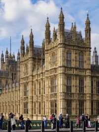 Could you recognise this scene from Jay Chou’s MV? The iconic London Big Ben! 