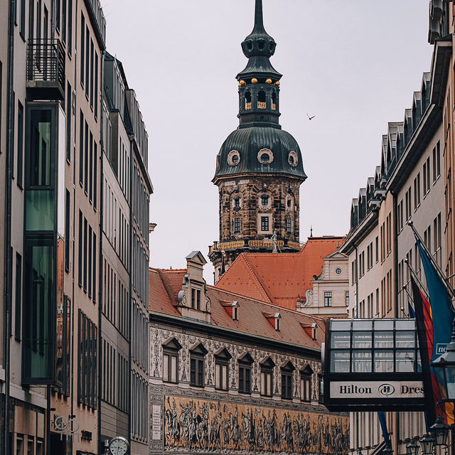 德國🇩🇪德勒斯登：巧遇了一對新人見證幸福時刻