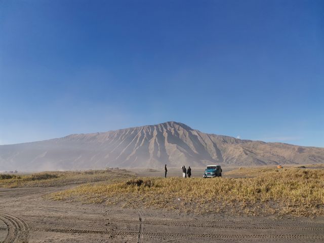 伊真火山和布羅莫火山