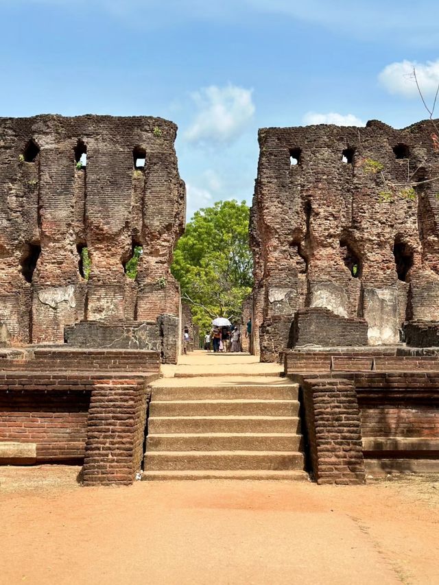 | Polonnaruwa |再次進入一處世界遗產,可看到孫悟空的場景。