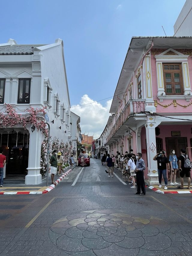 เธอนี้มัน Phuket old town นี่นาาา 😊