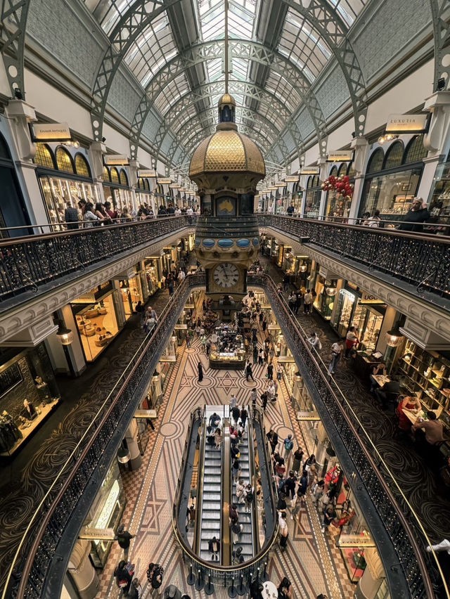 A Sparkling Christmas at QVB: Sydney’s Holiday Heartbeat