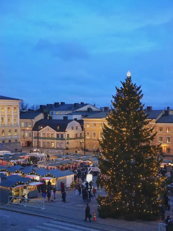 Helsinki | Pink and Purple Sunset and Christmas Market 🎄