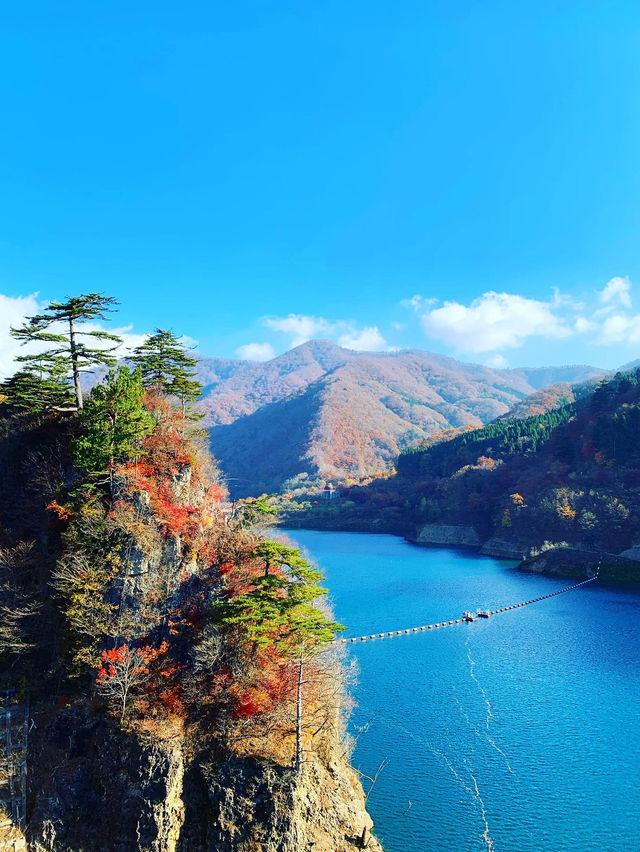 【群馬×秋】  《奥四万湖》   真っ赤な紅葉と四万ブルーの絶景