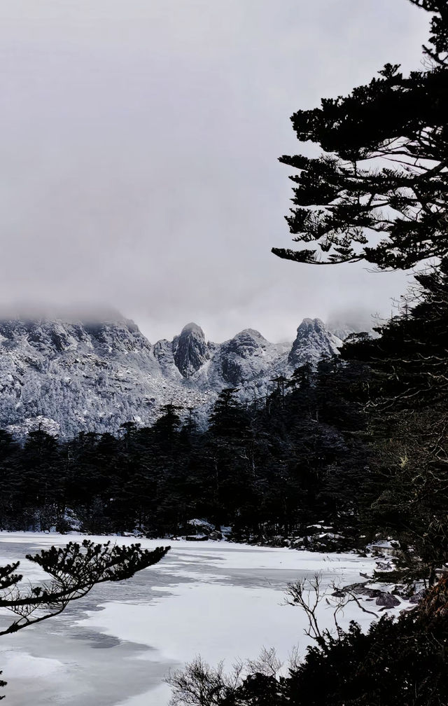 雪後的螺髻山，依然美得令人讚嘆