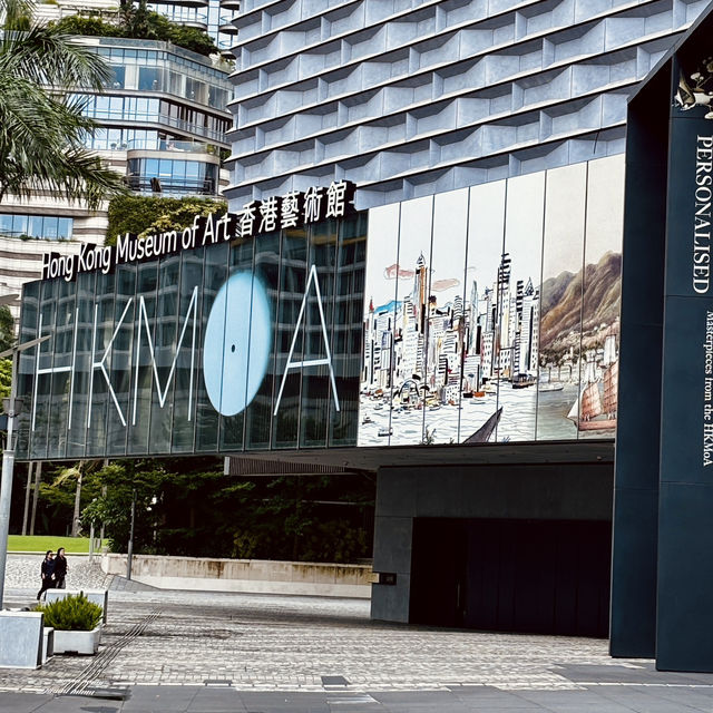 "Explore Hong Kong Museum of Art: Free Guided Tours and Diverse Exhibitions"