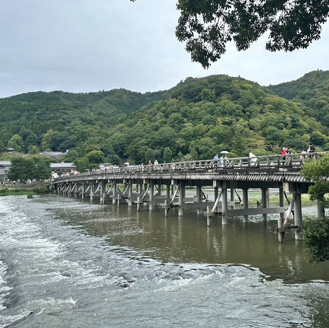  京都嵐山：自然與文化的完美交融🍂🏞️