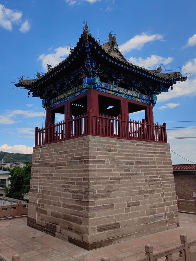 甘肅慶城慈雲寺鐵鐘及鐘樓