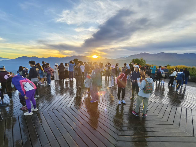 《阿里山賞日出》