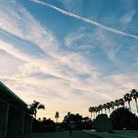 洛杉磯日落觀賞點：LACMA 的 Levitated Mass