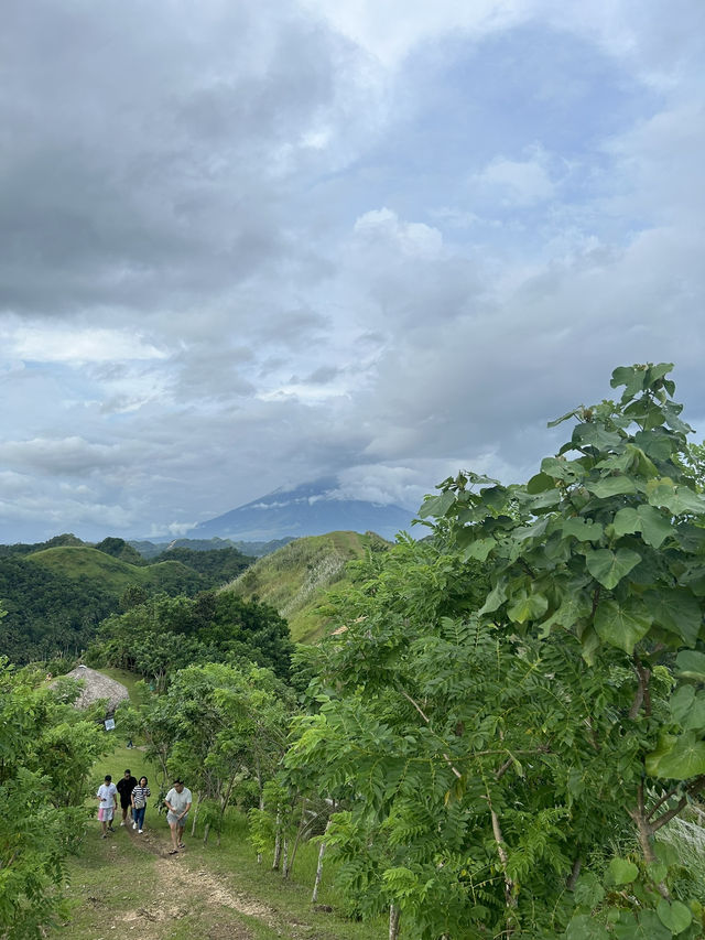 Bicol’s Chocolate Hills