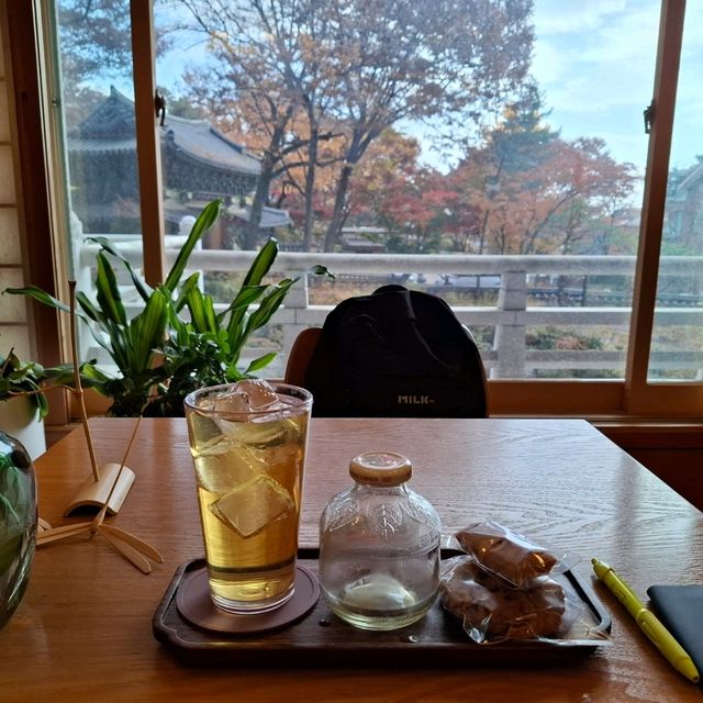 11中旬的首爾吉祥寺，令人平靜的寺廟