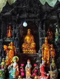 Sam Poh Tong Temple