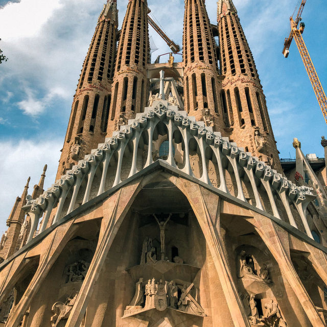 The Iconic Work of Gaudi in Barcelona 🇪🇸