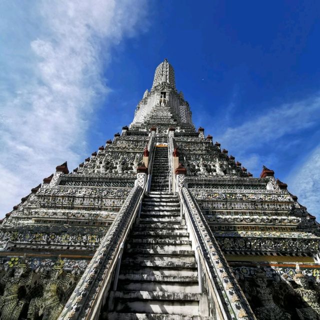 Walk Around Wat Arun 