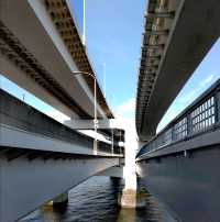 東京海上神奇鐵柱～彩虹橋