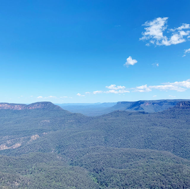 Majestic Escapes: Blue Mountains Adventure