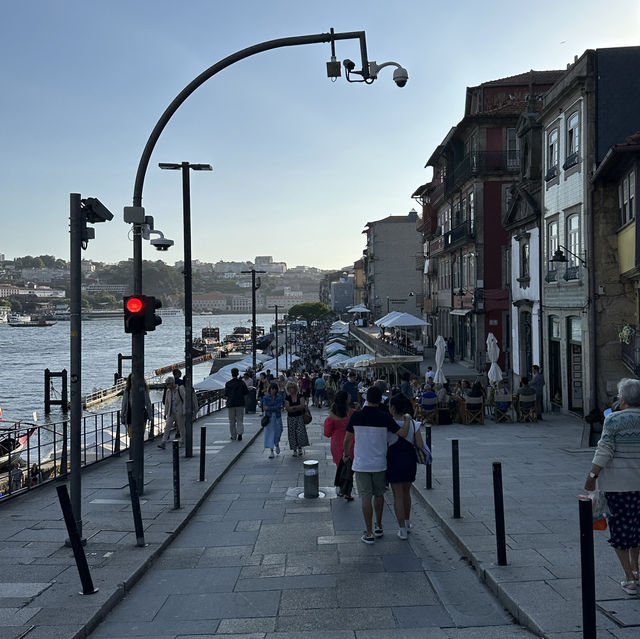 Riverfront promenade along Duoro River